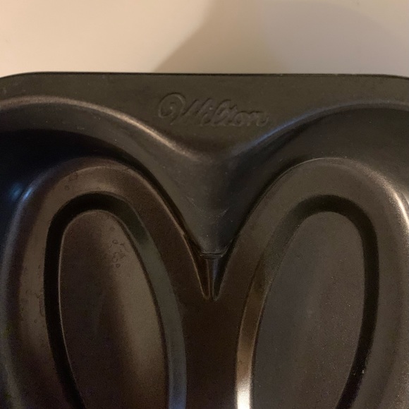 Wilton Nonstick Bunny Cake Pan - Picture 4 of 7